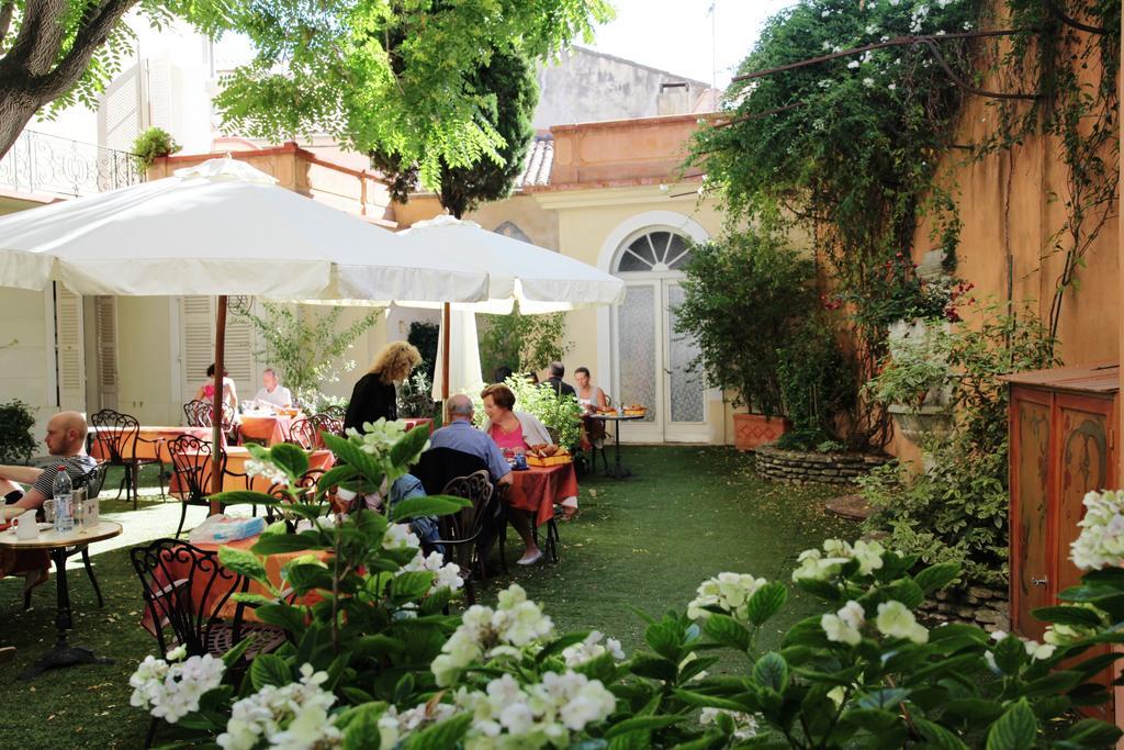 Hotel Du Fiacre Carpentras Exterior foto