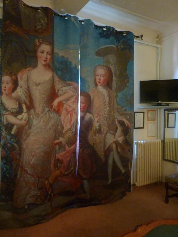 Hotel Du Fiacre Carpentras Habitación foto